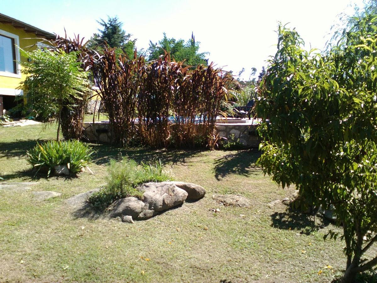 Las Acacias Refugio De Descanso La Falda Bagian luar foto
