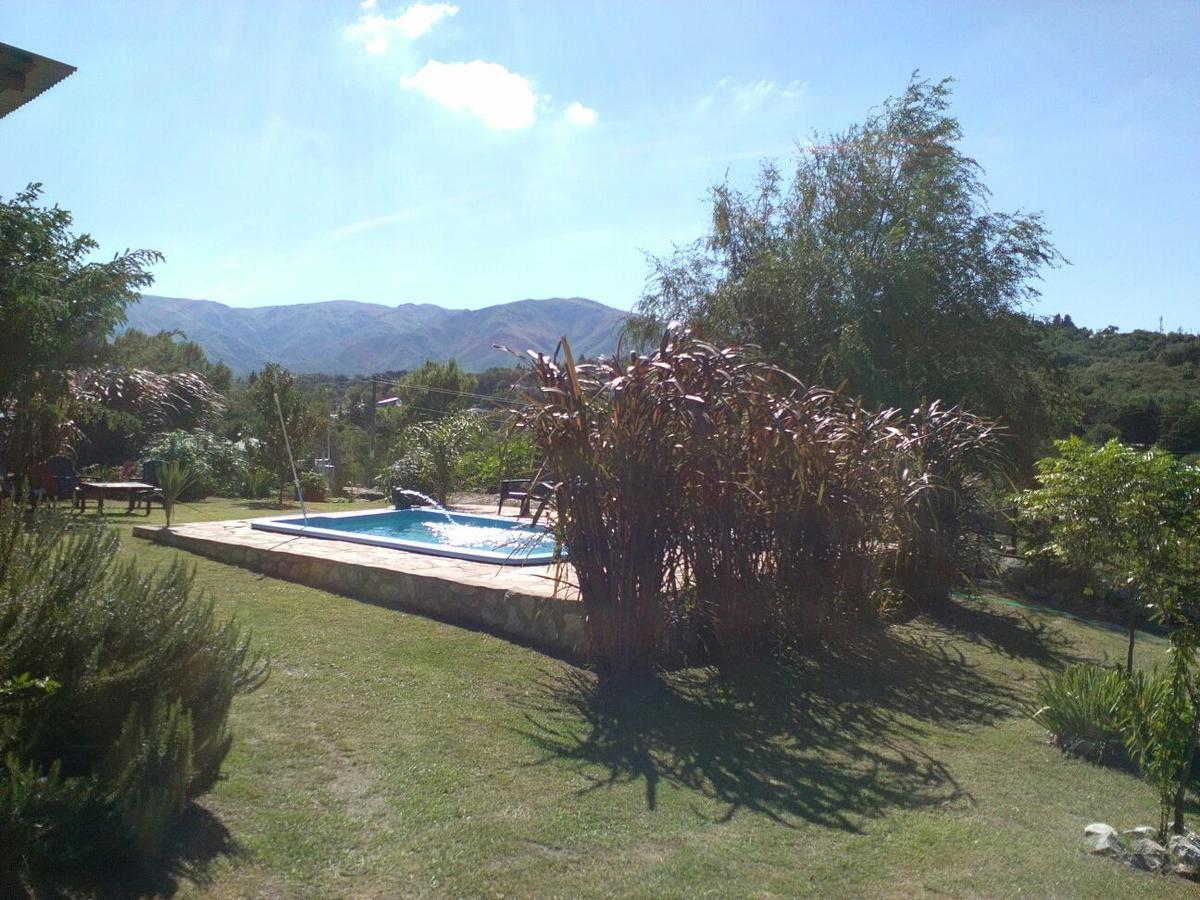 Las Acacias Refugio De Descanso La Falda Bagian luar foto