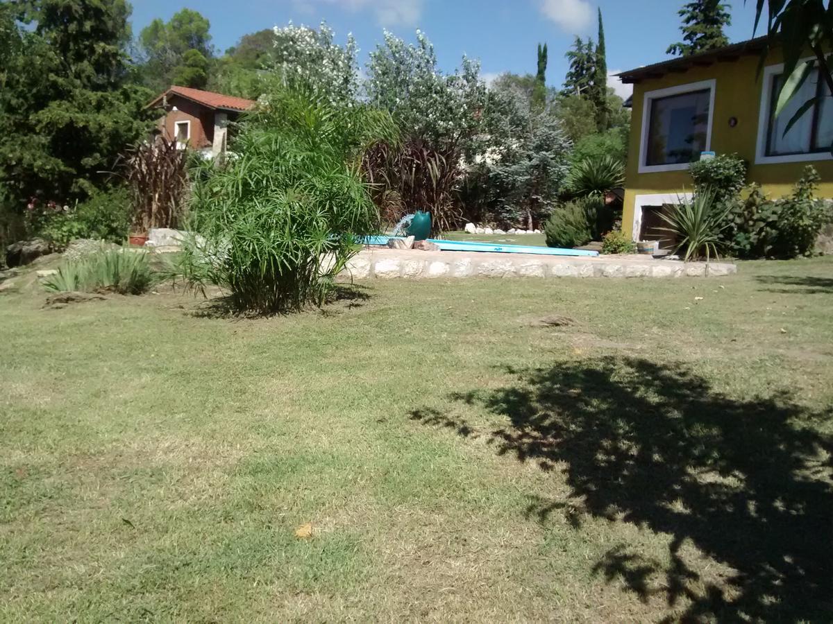 Las Acacias Refugio De Descanso La Falda Bagian luar foto