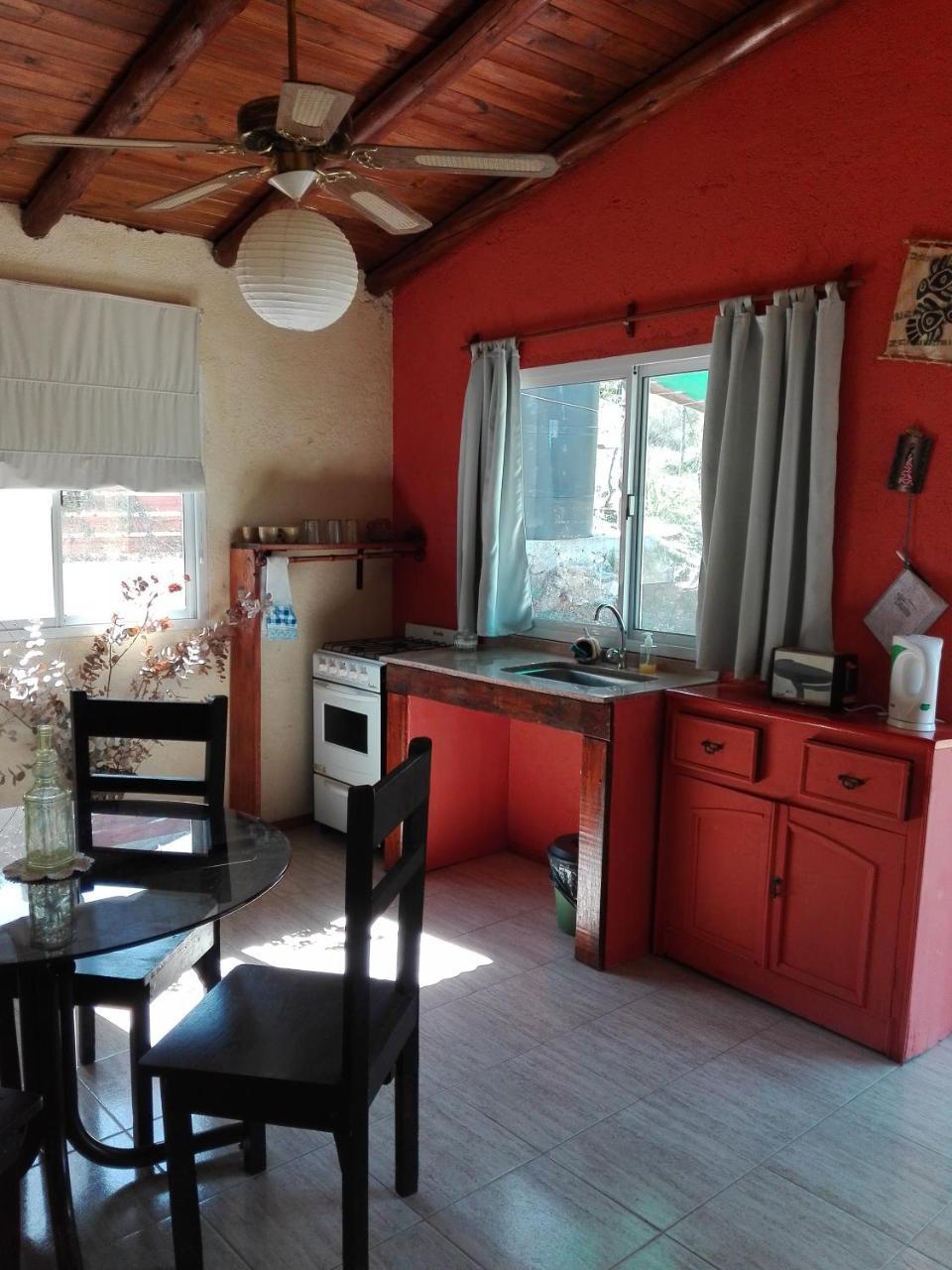 Las Acacias Refugio De Descanso La Falda Bagian luar foto