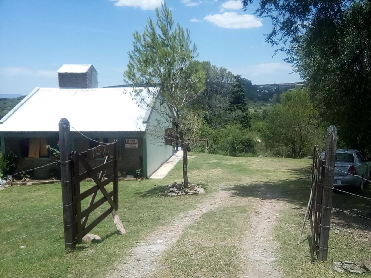 Las Acacias Refugio De Descanso La Falda Bagian luar foto